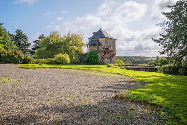 Maison à Laval, 53000 - 9 pièces 295m²