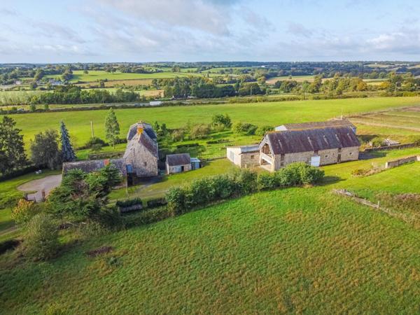 Maison à Laval, 53000 - 9 pièces 295m²