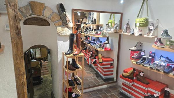 Fonds de commerce CHAUSSEUR boutique 90 m2