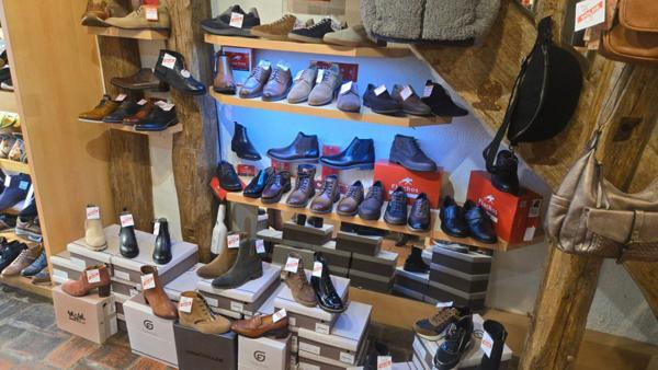 Fonds de commerce CHAUSSEUR boutique 90 m2