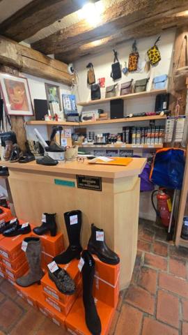 Fonds de commerce CHAUSSEUR boutique 90 m2