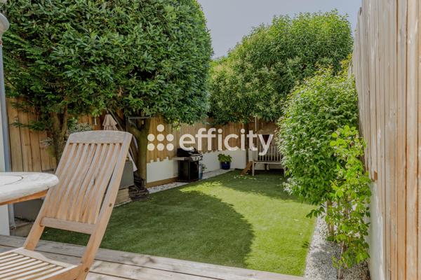 Maison
         6 pièces
        - 145 m² Bien prestige 1 095 000 € *