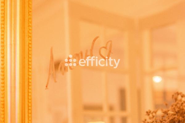 Maison
         6 pièces
        - 145 m² Bien prestige 1 095 000 € *