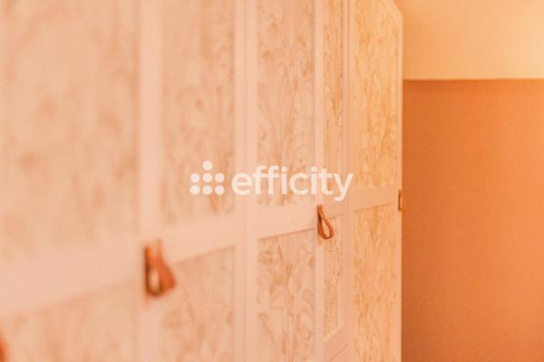 Maison
         6 pièces
        - 145 m² Bien prestige 1 095 000 € *
