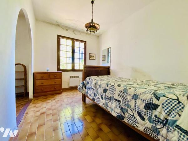 Maison T5 à rénover avec garage et jardin attenant