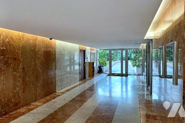 Place de parking - Rue Philippe de Girard, Paris 18e