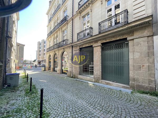 Nantes : 450 000 € - AJP Entreprises Nantes