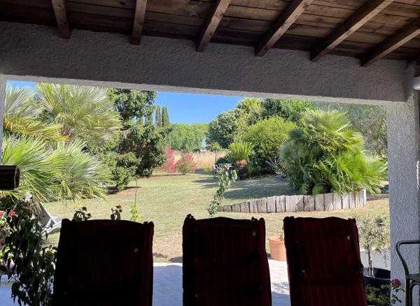 Propriété comprenant une maison principale d'habitation et 3 gites indépendants