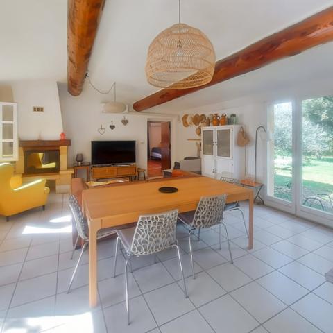 Châteaurenard (13160) Villa plain-pied + dépendance 235 m2 avec piscine sur 2621 m2 de terrain