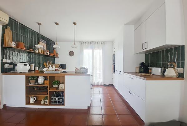 Châteaurenard (13160) Villa plain-pied + dépendance 235 m2 avec piscine sur 2621 m2 de terrain