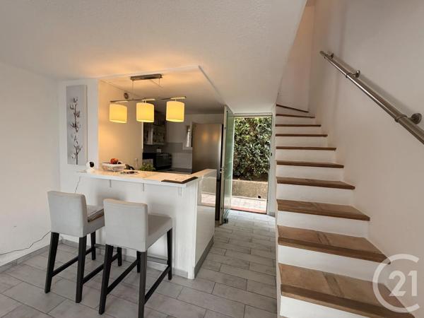 Maison à vendre  2 pièces - 50 m 2   COGOLIN  - 83