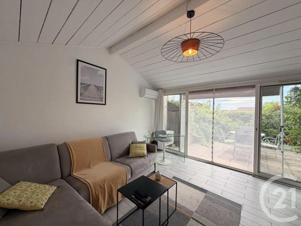 Maison à vendre  2 pièces - 50 m 2   COGOLIN  - 83