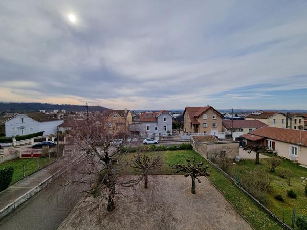 Appartement Amberieu En Bugey 4 pièce(s)