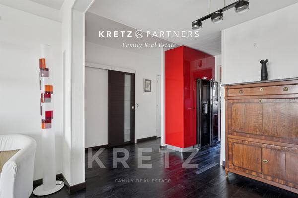 Paris 16 ème - Etage élevé avec balcon, très lumineux.