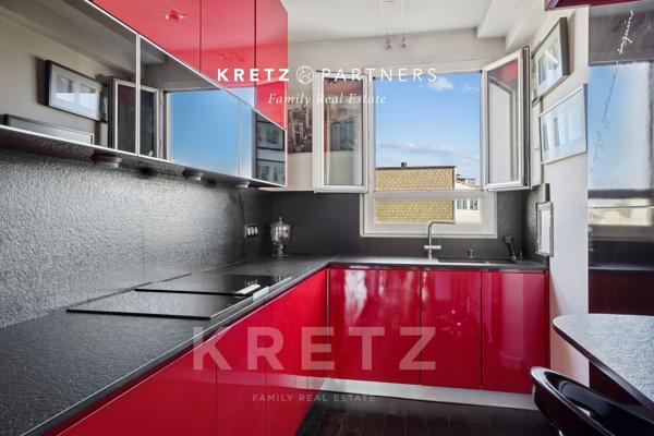 Paris 16 ème - Etage élevé avec balcon, très lumineux.