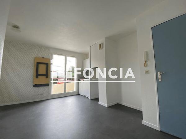 Location Studio 25 m² - 18 AVENUE PIERRE MASSE Pau 64000