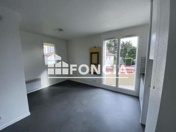Location Studio 25 m² - 18 AVENUE PIERRE MASSE Pau 64000