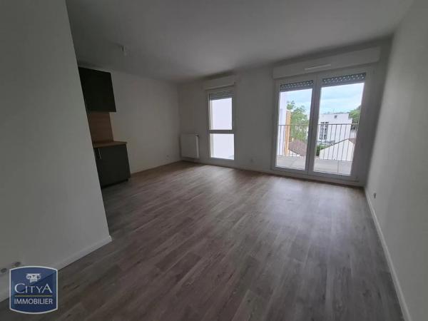 Appartement à louer 3 pièces 68.53m² Évry-Courcouronnes (91000)