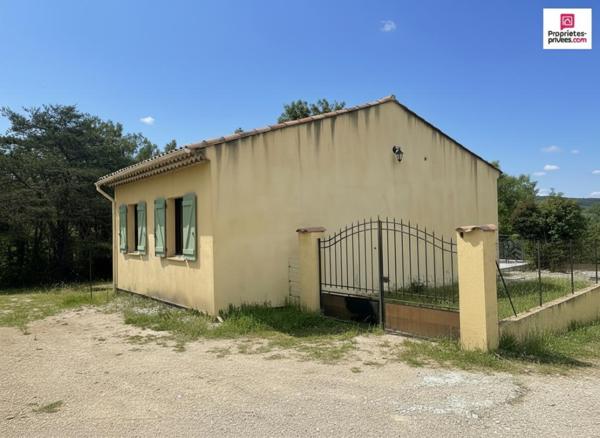 VILLA DE PLAIN-PIED SUR 1 200 M² DE TERRAIN AVEC FORT POTENTIEL D'ÉVOLUTION