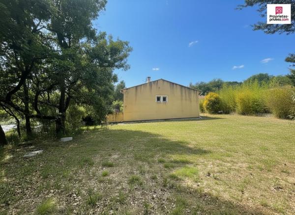 VILLA DE PLAIN-PIED SUR 1 200 M² DE TERRAIN AVEC FORT POTENTIEL D'ÉVOLUTION