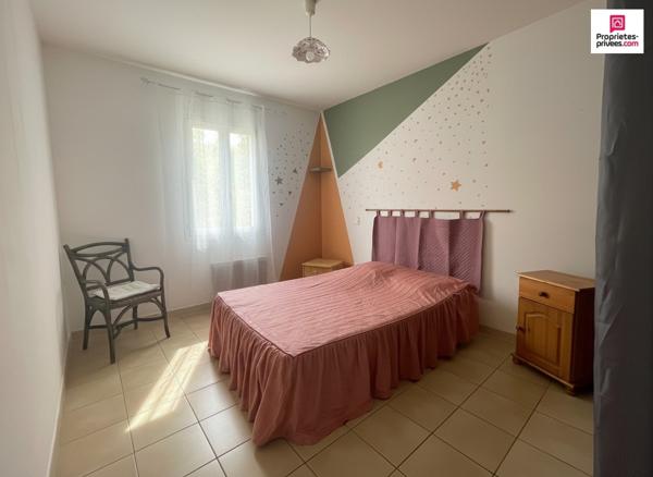 VILLA DE PLAIN-PIED SUR 1 200 M² DE TERRAIN AVEC FORT POTENTIEL D'ÉVOLUTION