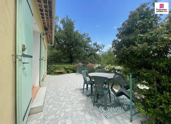 VILLA DE PLAIN-PIED SUR 1 200 M² DE TERRAIN AVEC FORT POTENTIEL D'ÉVOLUTION