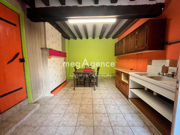 Maison à Montval-sur-Loir, 72500 - 6 pièces 160m²