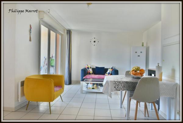 Nîmes – T2 lumineux avec terrasse et parking privatif – Entièrement repeint !