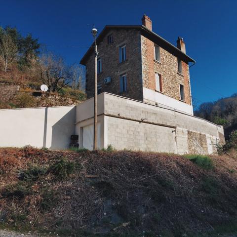 maison de ville thiers 63300