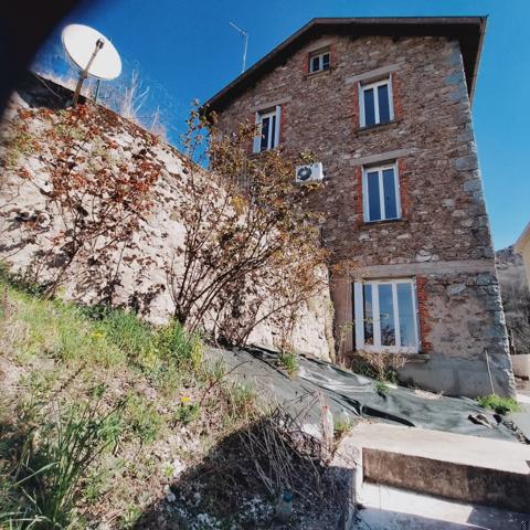 maison de ville thiers 63300