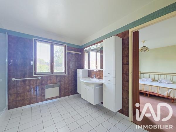 Maison à vendre 6 pièces 108 m² Mandres-les-Roses