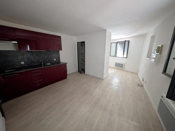 IMMEUBLE NARBONNE 4 APPARTEMENTS VIDES