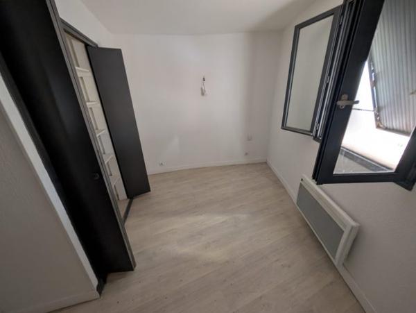 IMMEUBLE NARBONNE 4 APPARTEMENTS VIDES