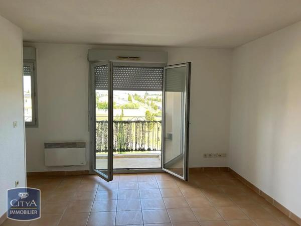 Appartement à louer 3 pièces 54.38m² Saint-Gilles (30800)