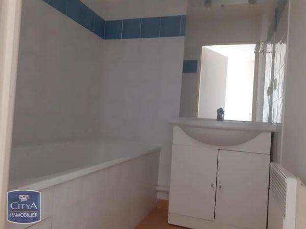 Appartement à louer 3 pièces 54.38m² Saint-Gilles (30800)