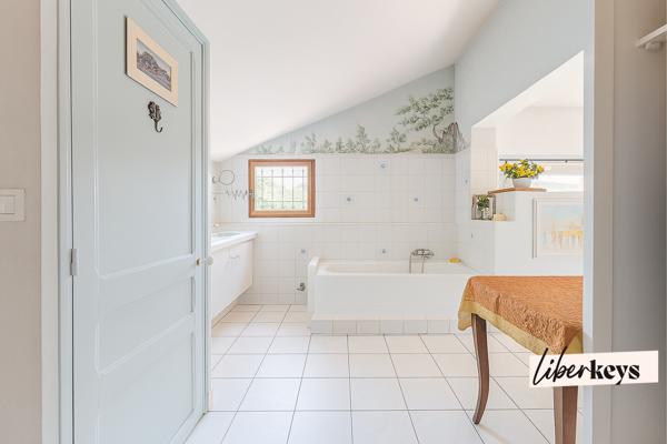 Propriété d’exception à Oraison – Maison de maître avec dépendances, piscine et plus de 2 hectares de terrain arboré