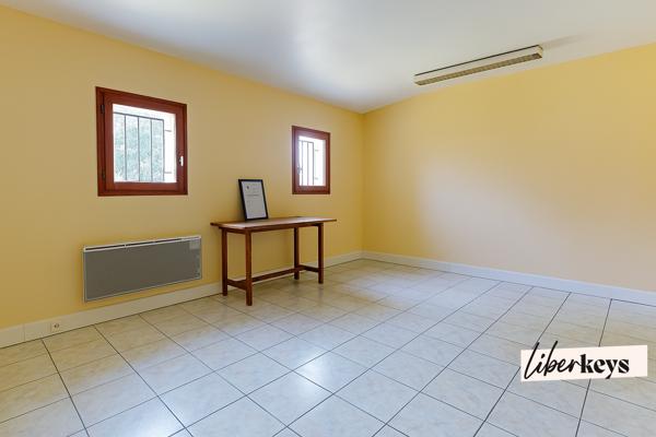 Propriété d’exception à Oraison – Maison de maître avec dépendances, piscine et plus de 2 hectares de terrain arboré