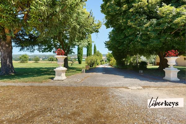 Propriété d’exception à Oraison – Maison de maître avec dépendances, piscine et plus de 2 hectares de terrain arboré