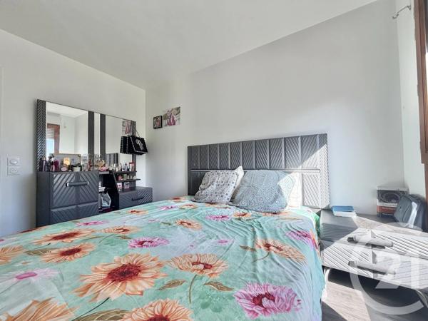 Appartement F3 à vendre  3 pièces - 63 m 2   VILLETANEUSE  - 93