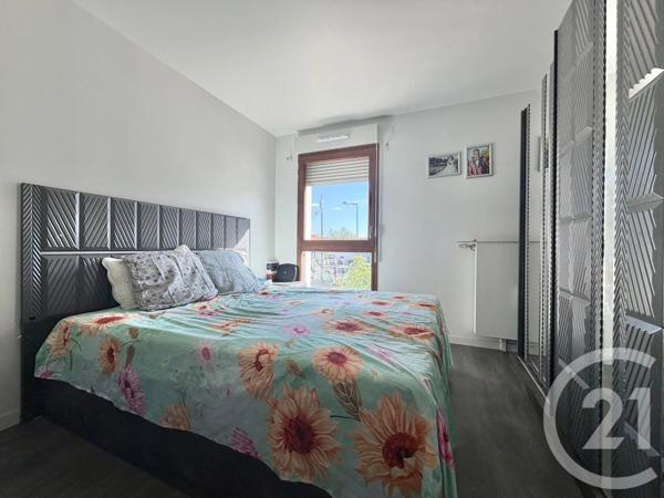 Appartement F3 à vendre  3 pièces - 63 m 2   VILLETANEUSE  - 93