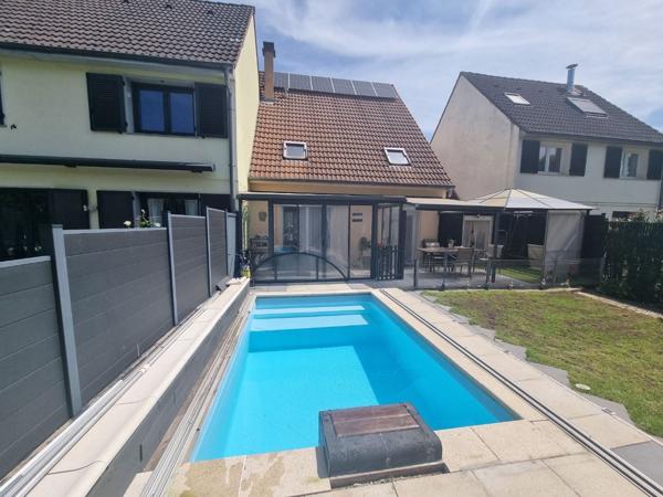 EN EXCLUSIVITE À vendre, Maison familiale 5 pièces avec studio attenant, piscine, jardin -OSTWALD