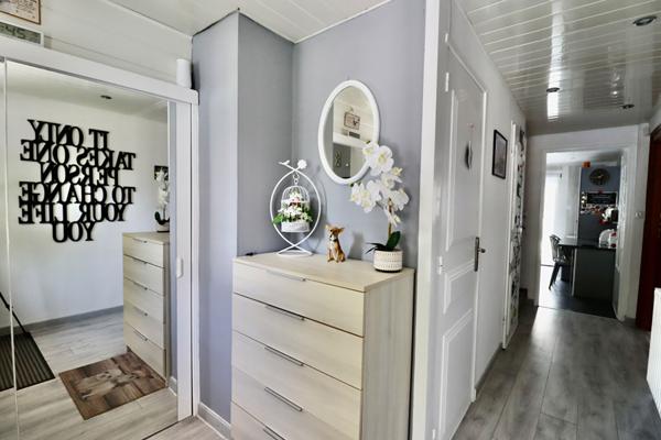 EN EXCLUSIVITE À vendre, Maison familiale 5 pièces avec studio attenant, piscine, jardin -OSTWALD