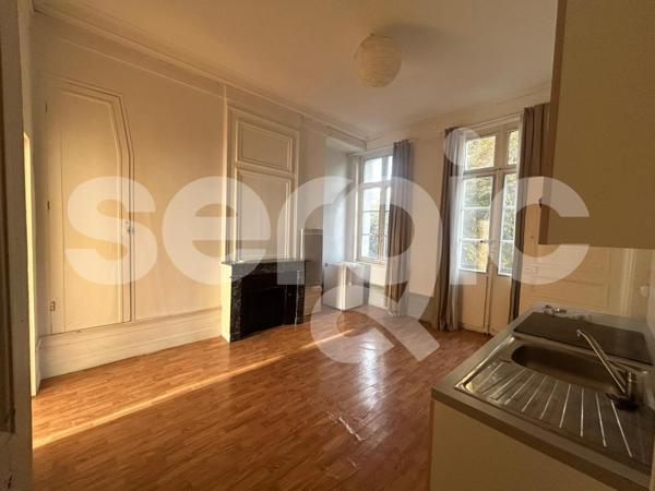 Location 1 Pieces 33 80000 Amiens 25 1690 01 0003