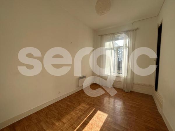 Location 1 Pieces 33 80000 Amiens 25 1690 01 0003
