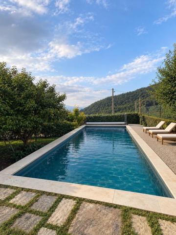 Superbe maison avec piscine et dépendance