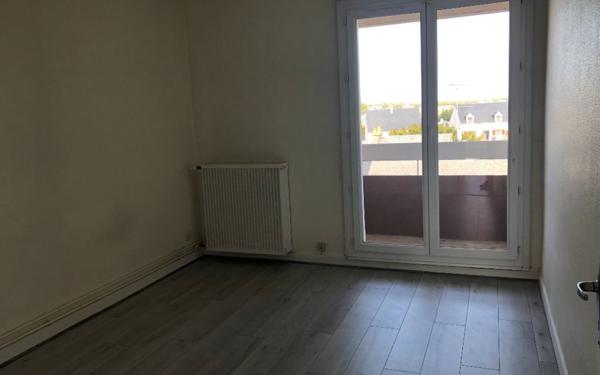 Appartement à louer    3 pièces •  Mer