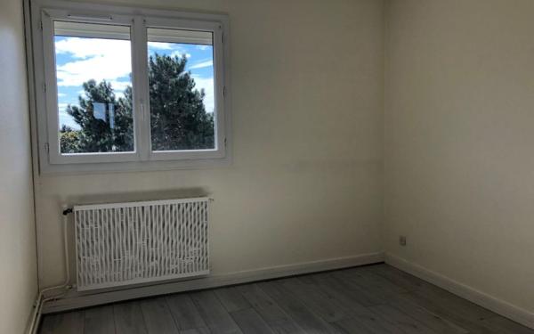 Appartement à louer    3 pièces •  Mer