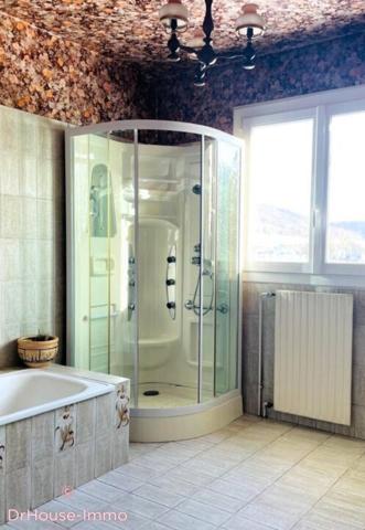 Maison à vendre 8 pièces de 240 m²
