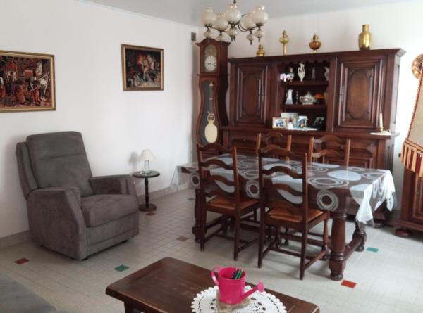 Maison de ville avec garage et jardin à quelques pas du centre ville