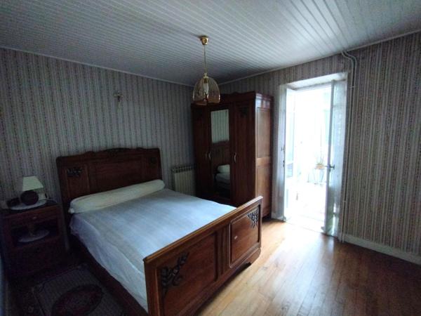 Maison de ville avec garage et jardin à quelques pas du centre ville